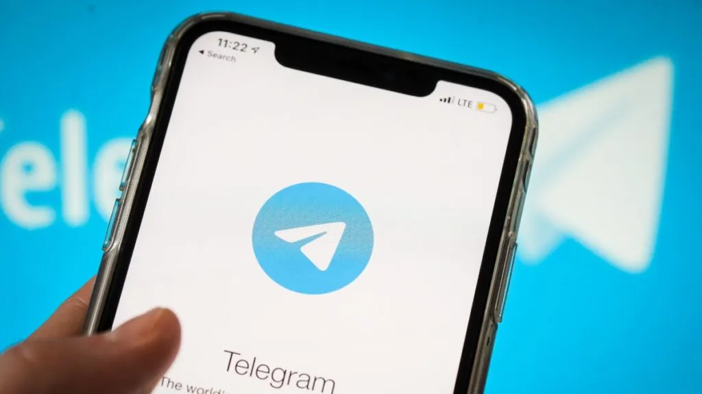 Com enviar fotos o vídeos que s'autodestrueixen en Telegram